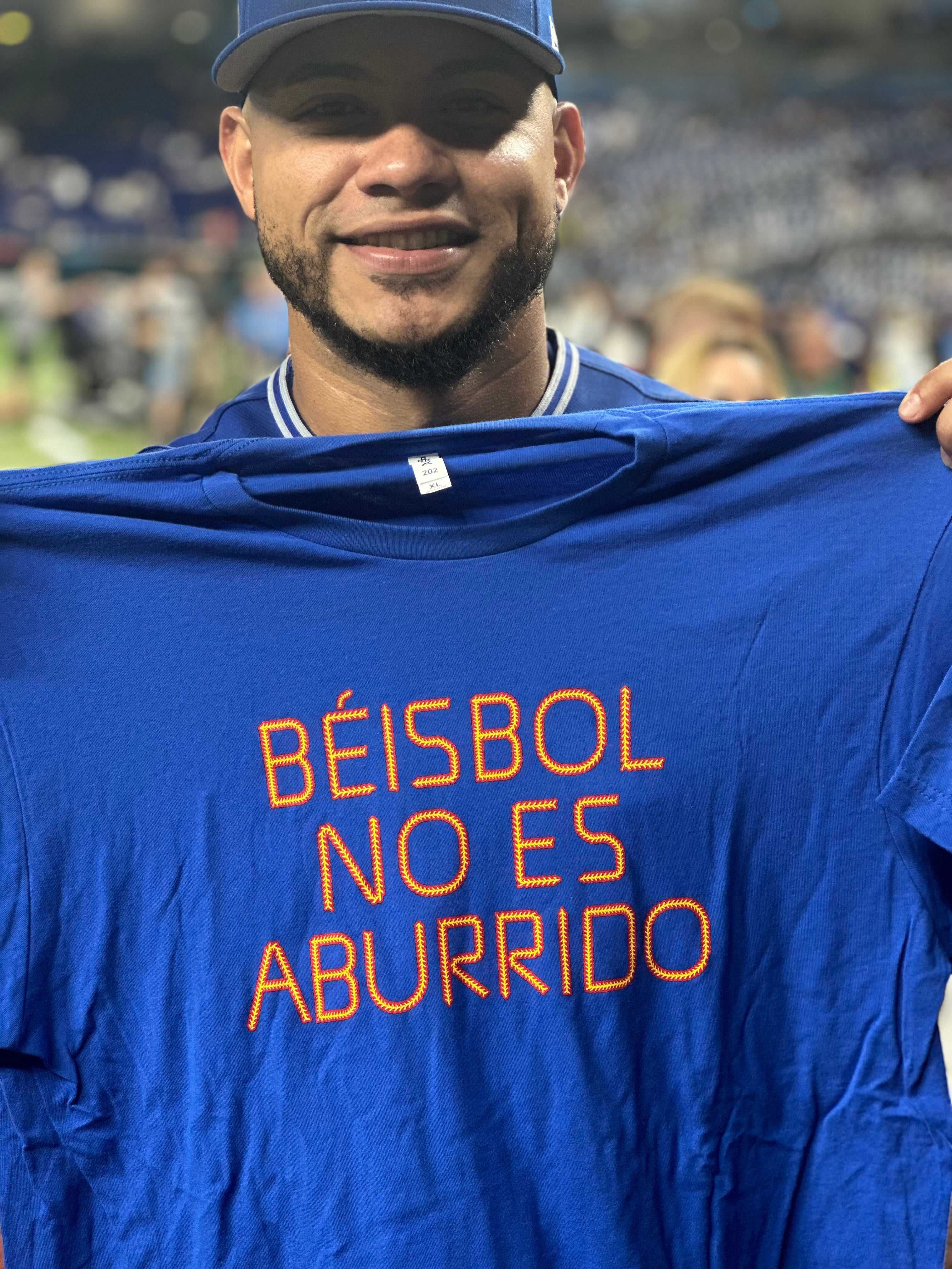 Béisbol No Es Aburrido —  Blue Shirt Yellow/Red Lettering